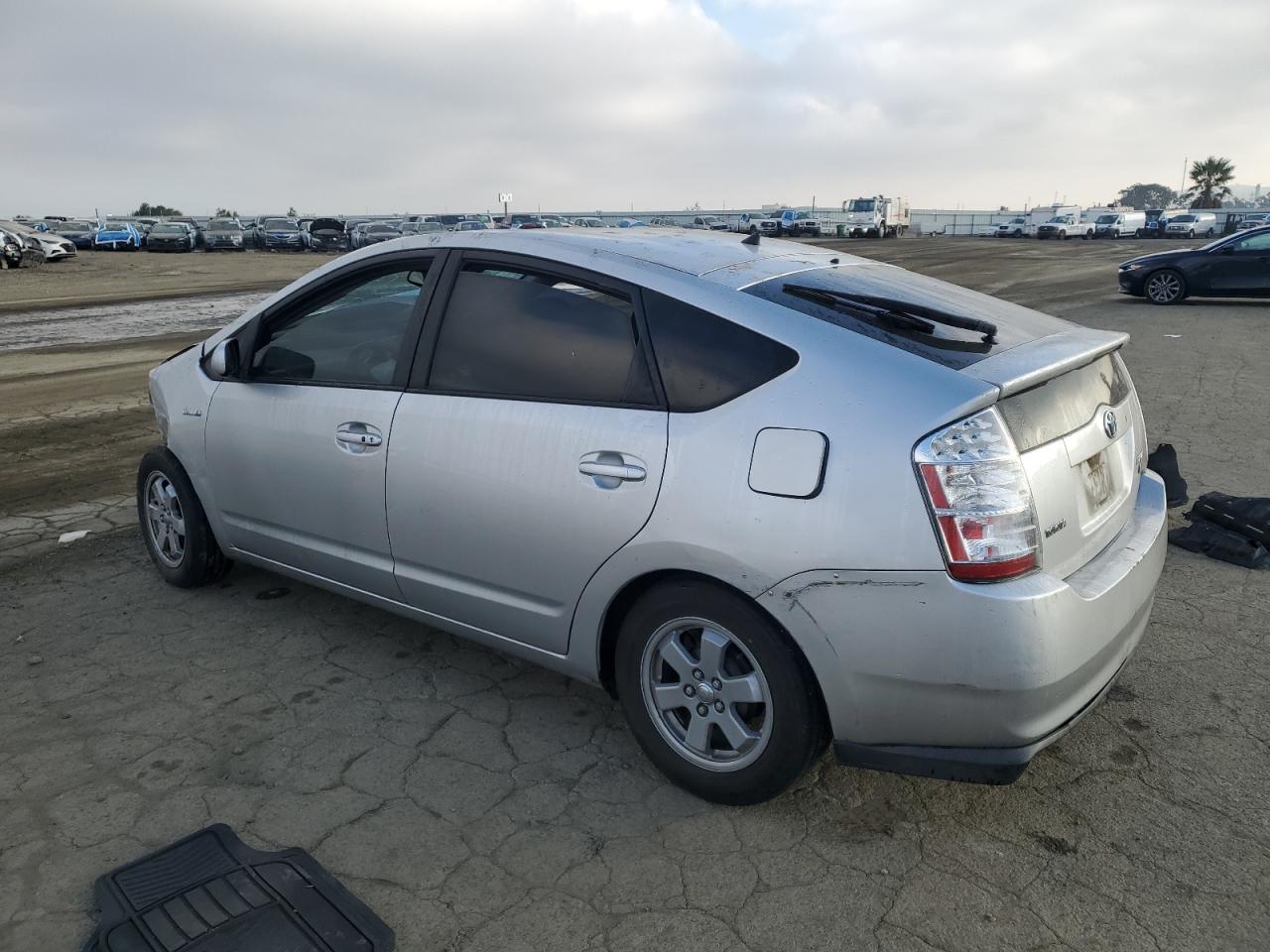 2006 Toyota Prius - Image 2