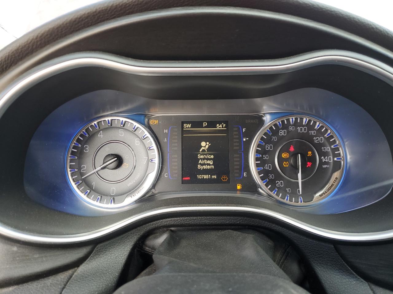 2016 Chrysler 200 - Image 9