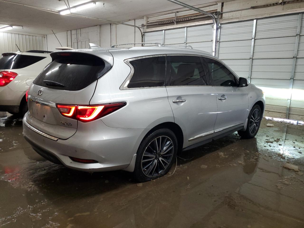 2020 Infiniti QX60 - Image 3