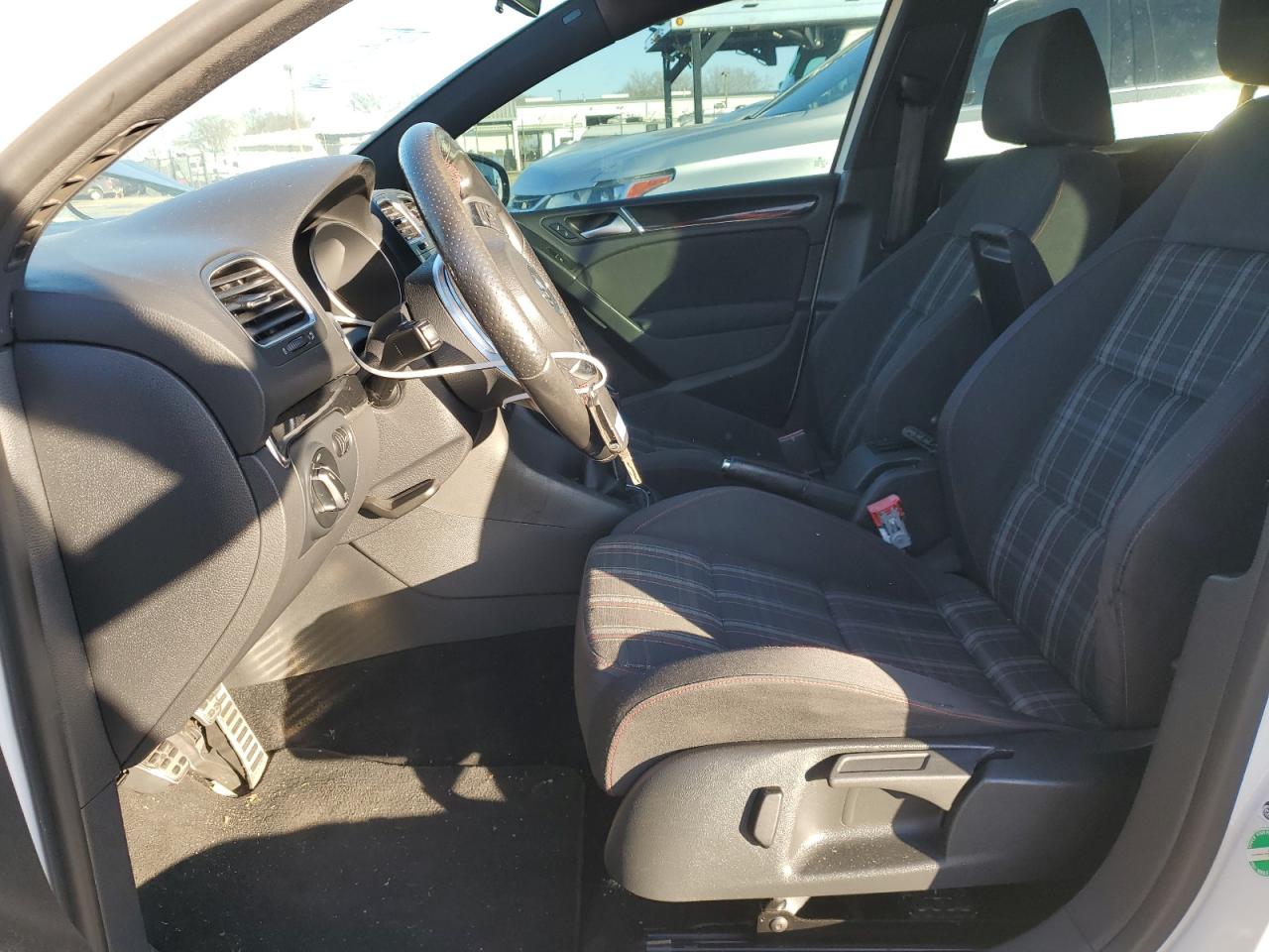 2010 Volkswagen GTI - Image 7