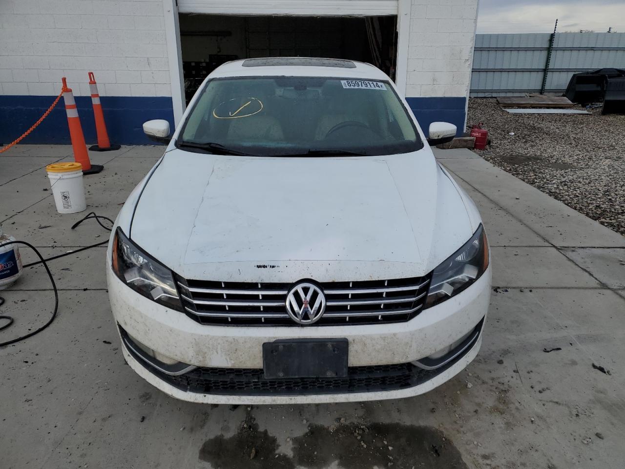 VIN 1VWCV7A37FC044260 2015 VOLKSWAGEN PASSAT no.5