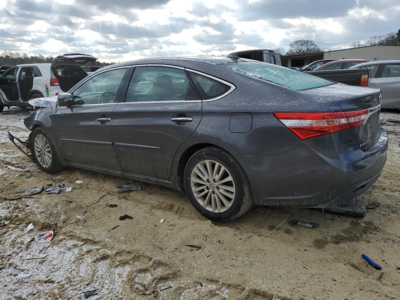 2015 Toyota Avalon - Image 2
