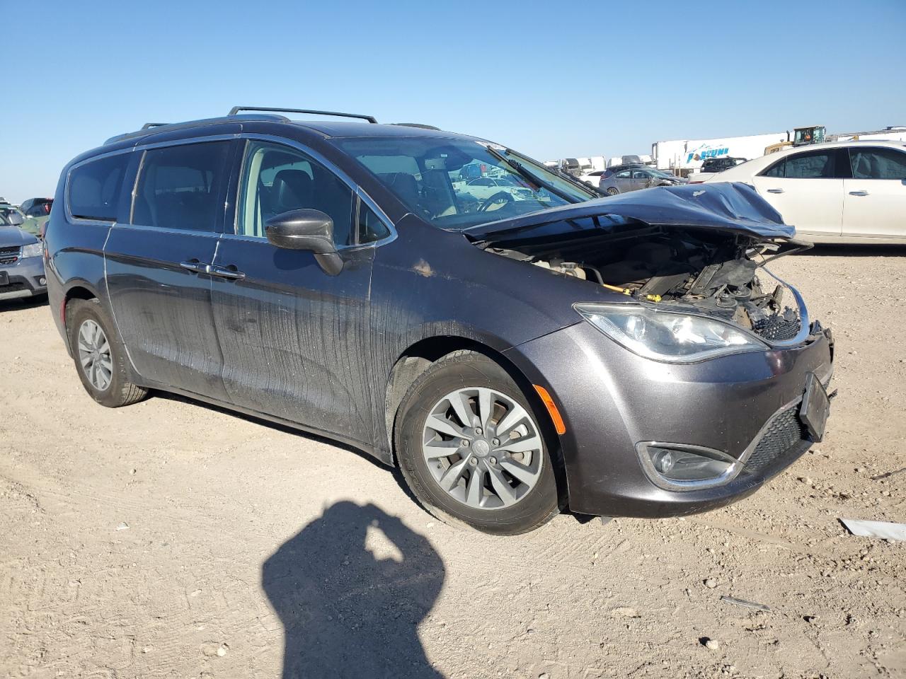 2020 Chrysler Pacifica - Image 4