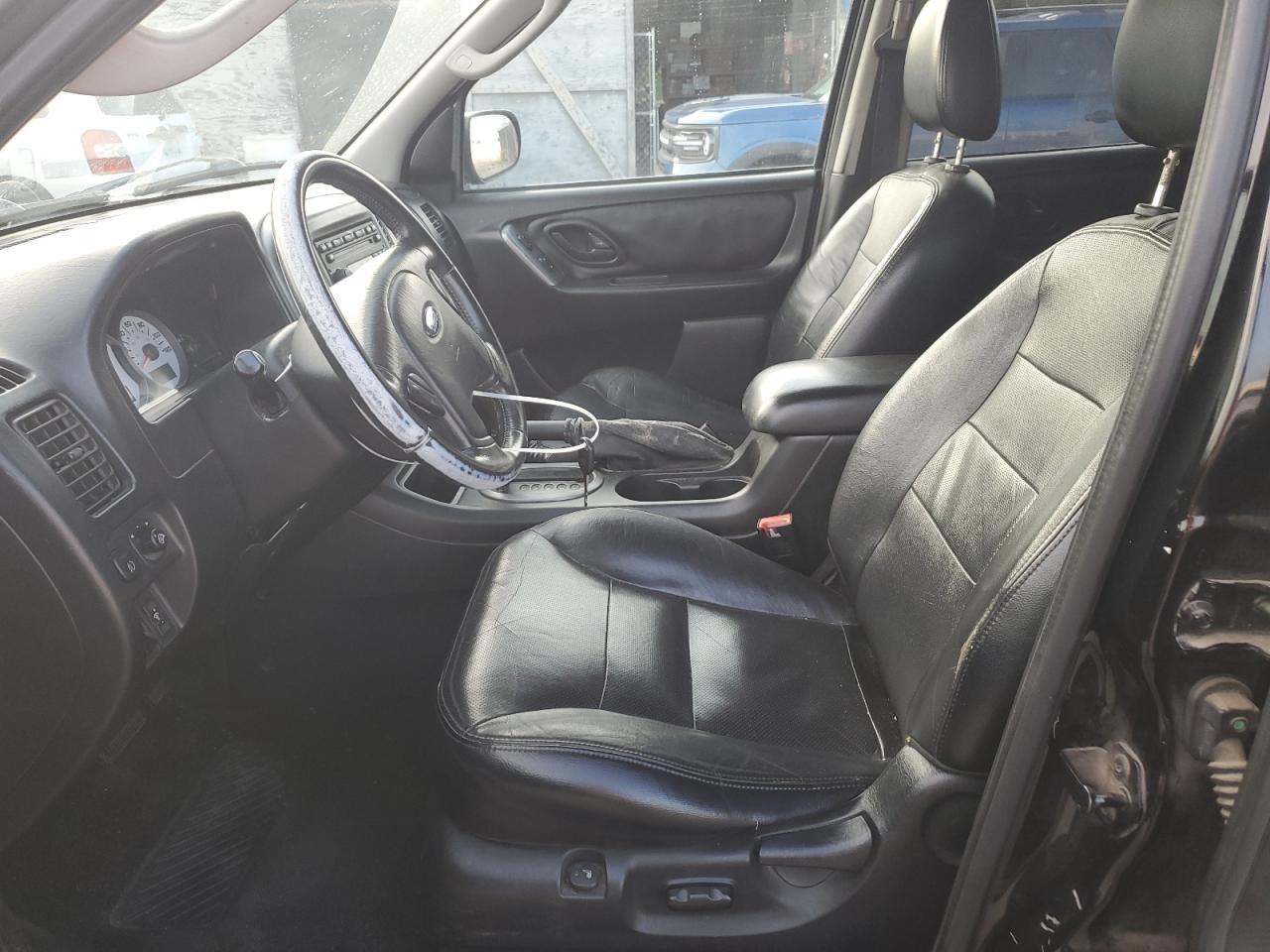 2005 Ford Escape - Image 7