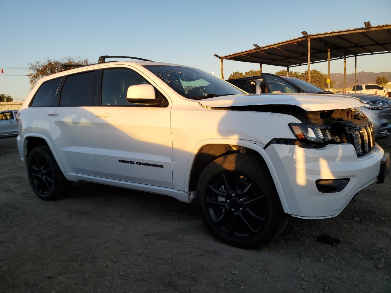 2018 Jeep Grand Cherokee - Image 4