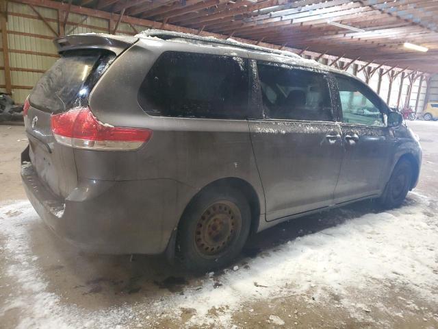 2012 TOYOTA SIENNA 