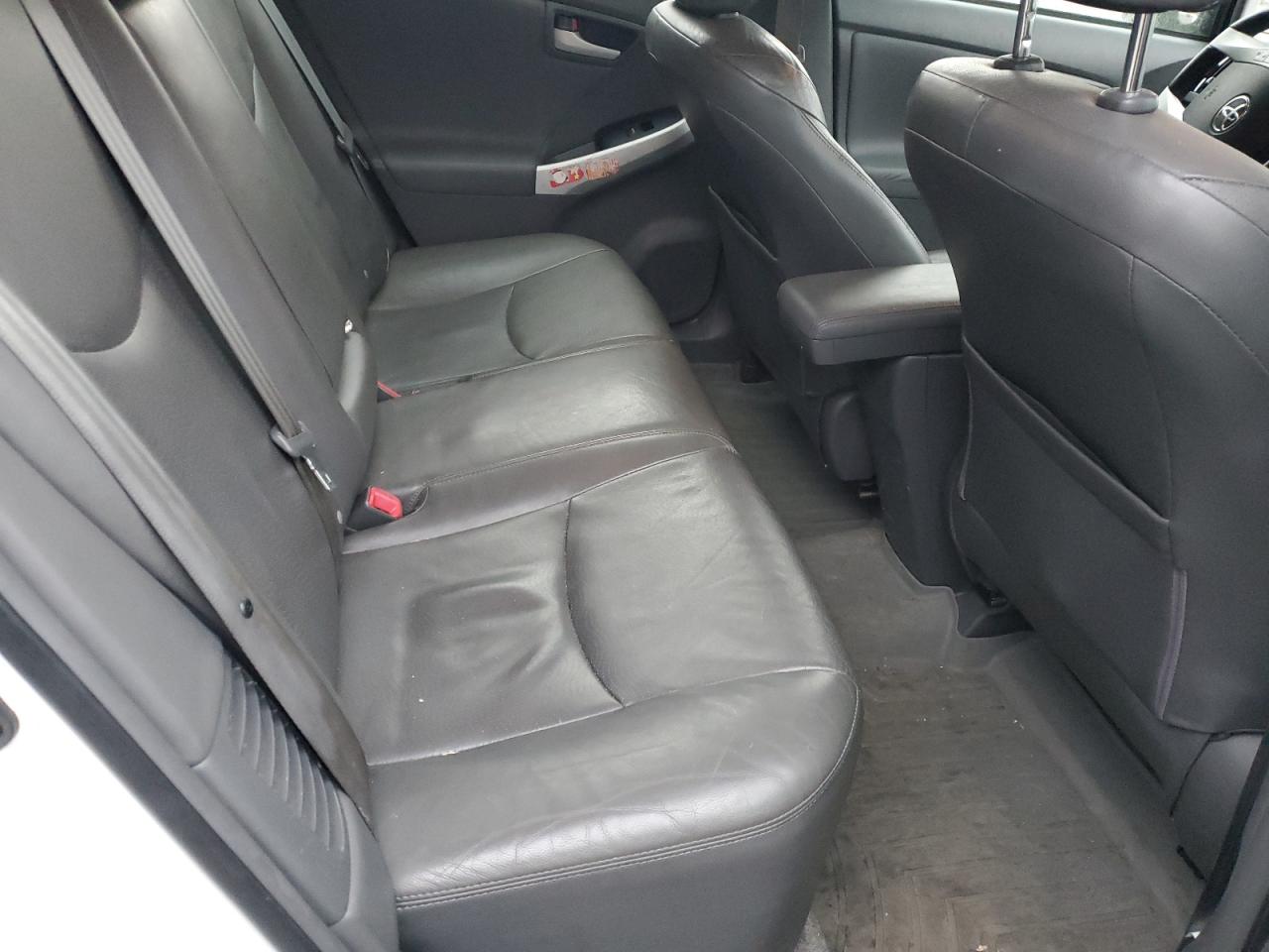 2010 Toyota Prius - Image 12