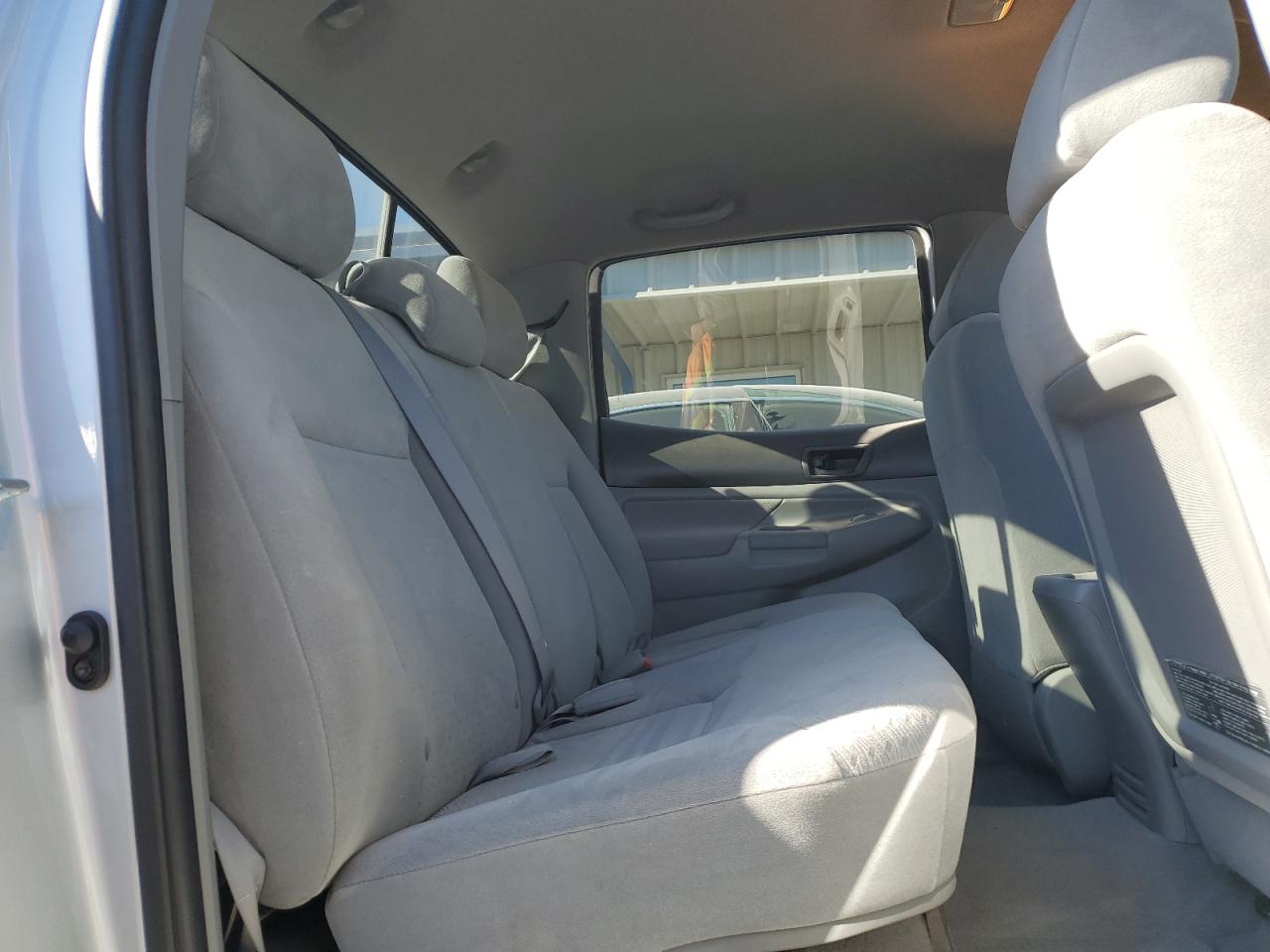 2006 Toyota Tacoma - Image 10