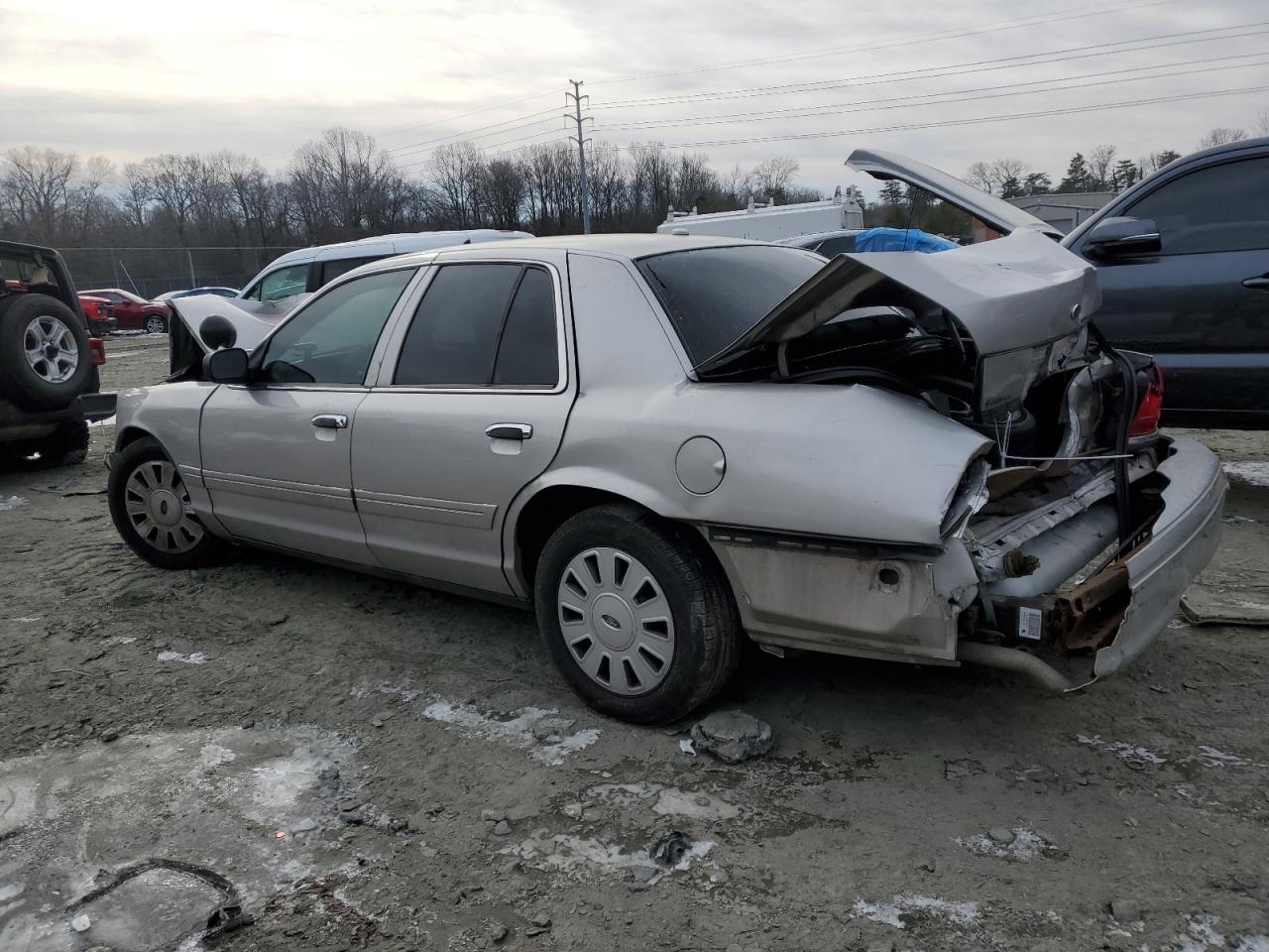 2007 Ford Crown Victoria - Image 2