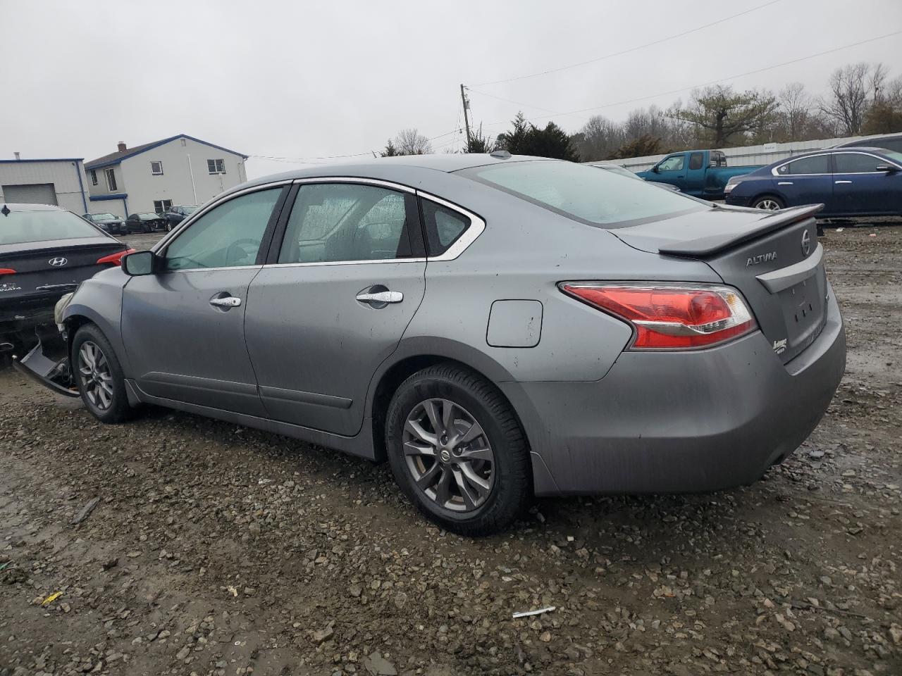 2015 Nissan Altima - Image 2