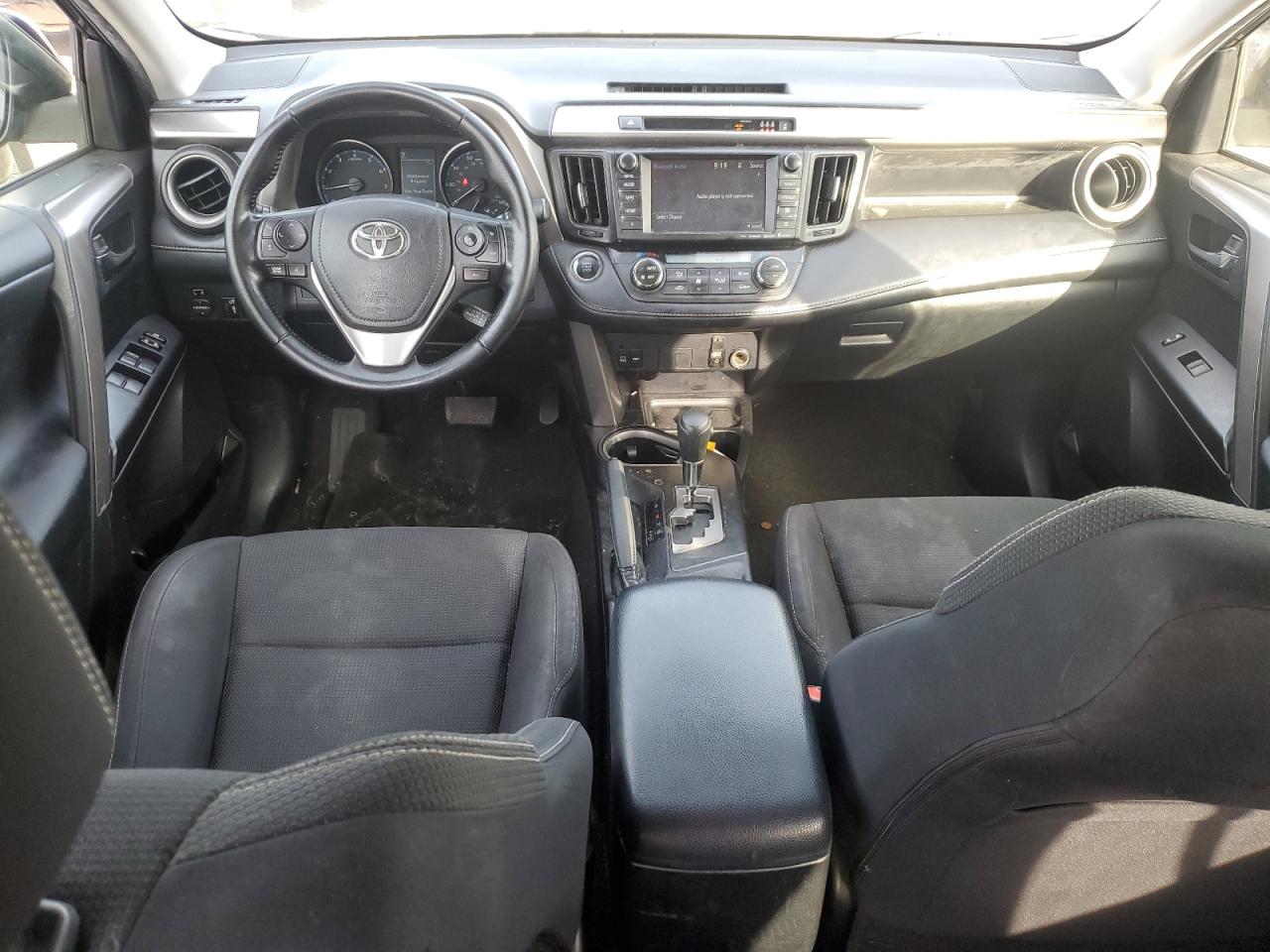 2018 Toyota RAV 4 - Image 8