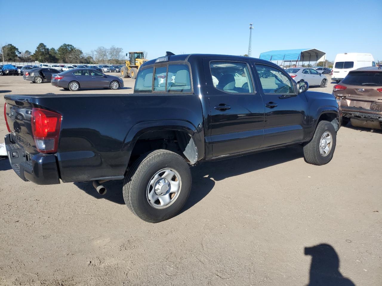 VIN 5TFAX5GN7JX129909 2018 TOYOTA TACOMA no.3