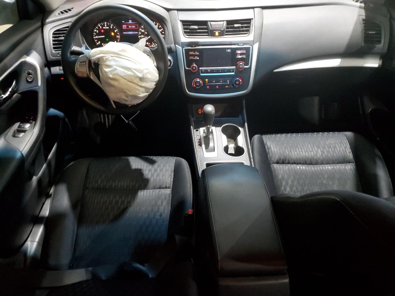 2017 Nissan Altima - Image 8