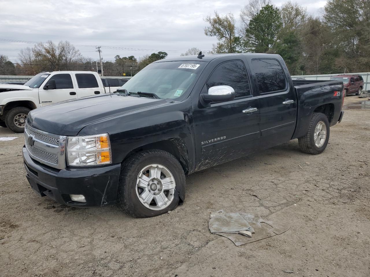 2011 Chevrolet Silverado - Image 1