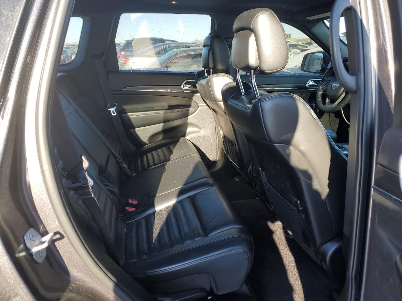 2018 Jeep Grand Cherokee - Image 10