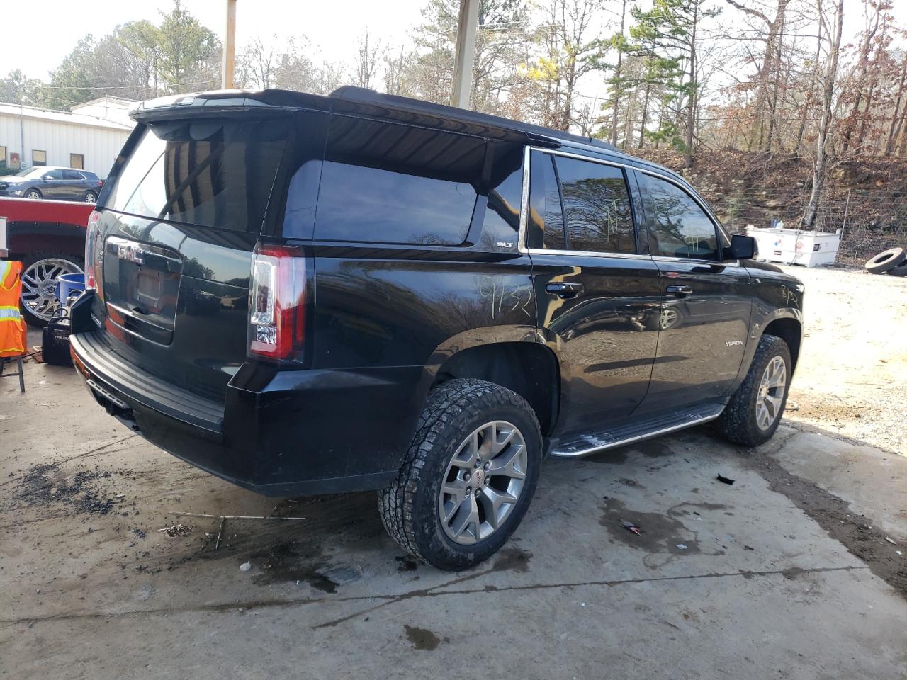 2016 GMC Yukon - Image 3