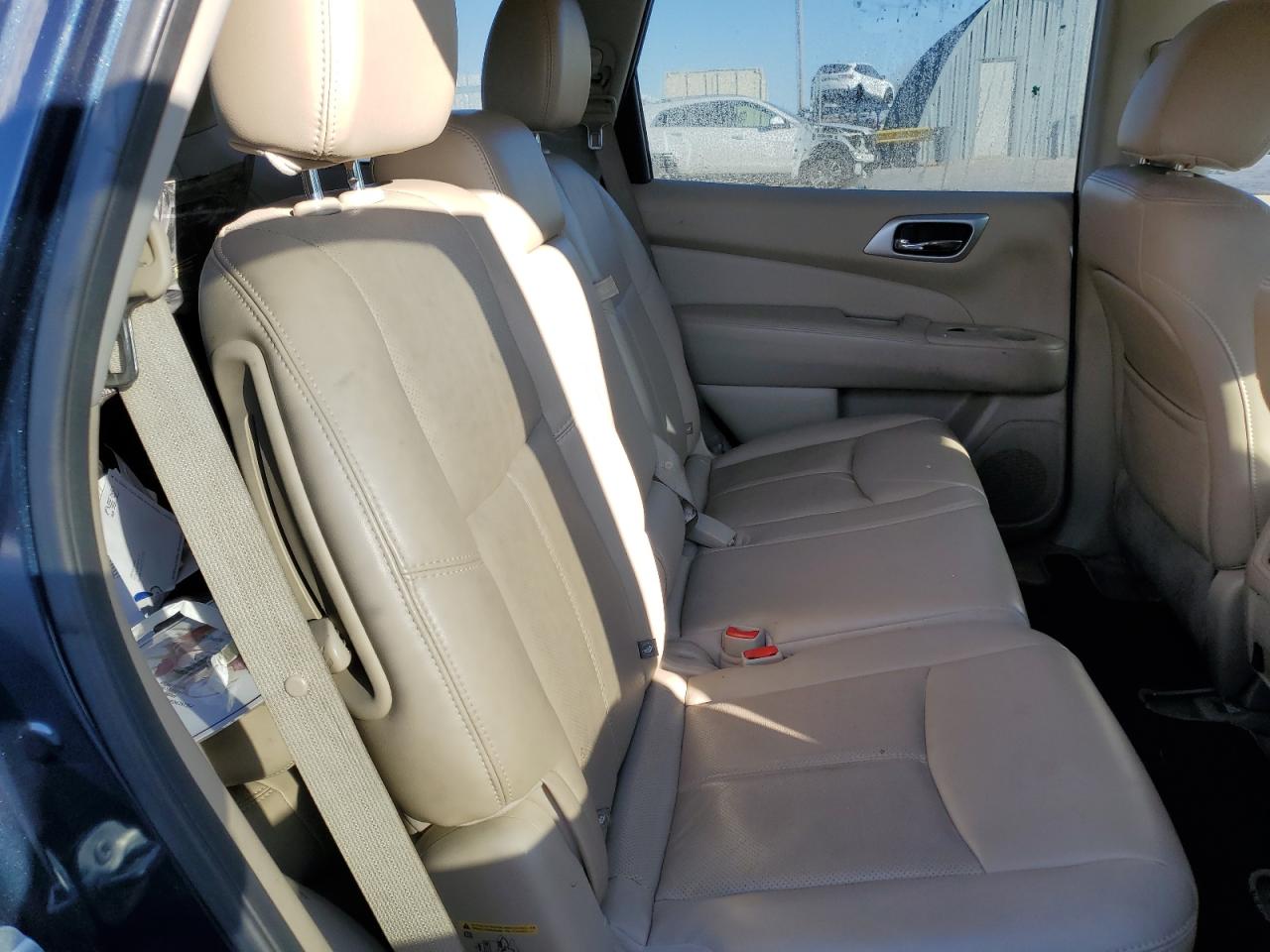 2015 Nissan Pathfinder - Image 11
