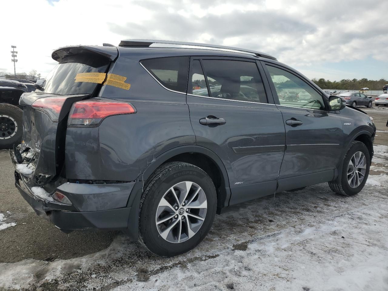 2017 Toyota RAV 4 - Image 3