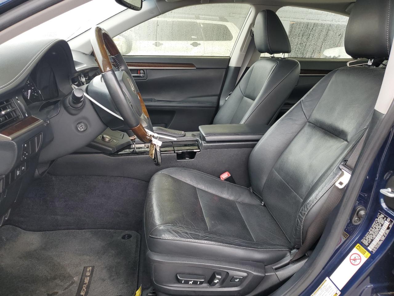 2015 Lexus ES - Image 7