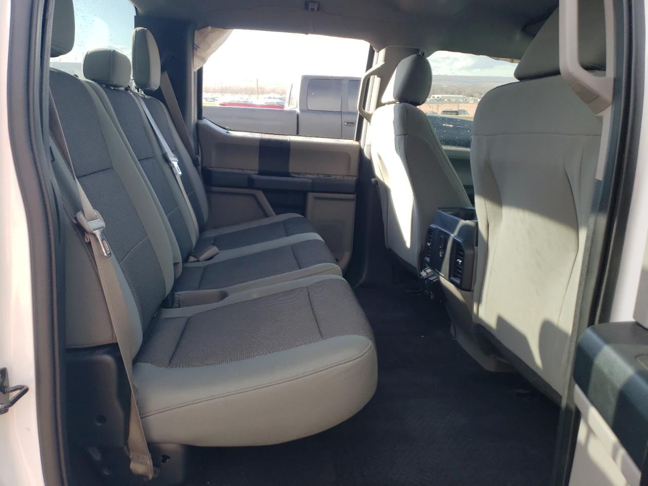 2015 Ford F-150 - Image 10