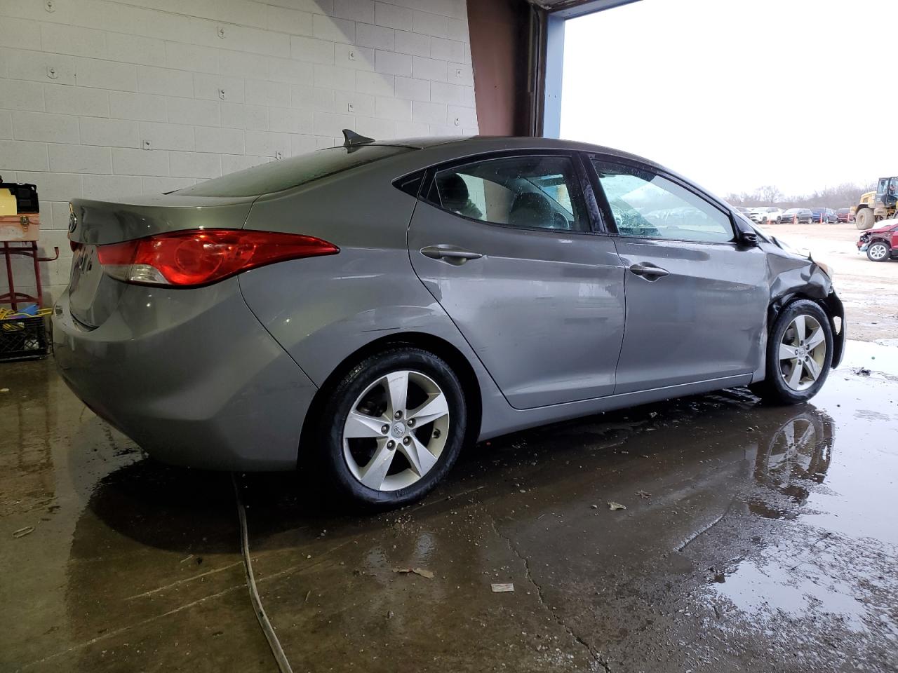 2013 Hyundai Elantra - Image 3