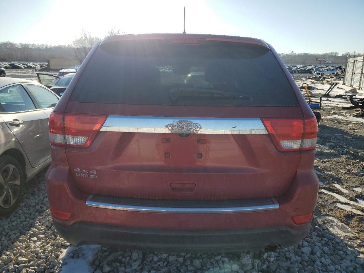 2011 Jeep Grand Cherokee - Image 6