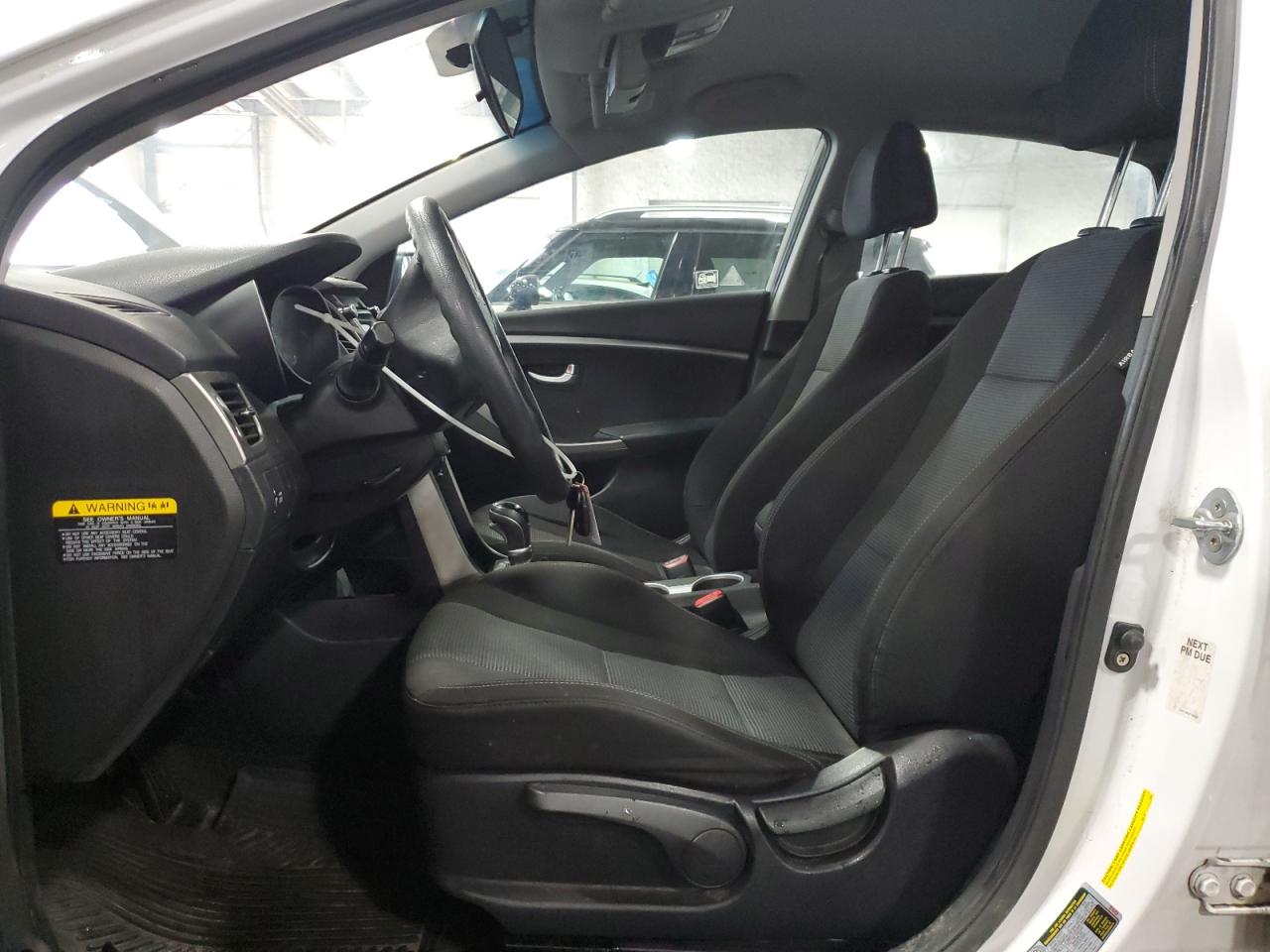 2017 Hyundai Elantra - Image 7