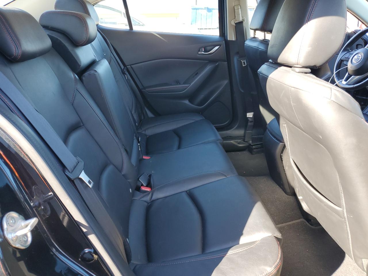 2015 Mazda 3 Touring VIN: JM1BM1V34F1218760 Lot: 41839005