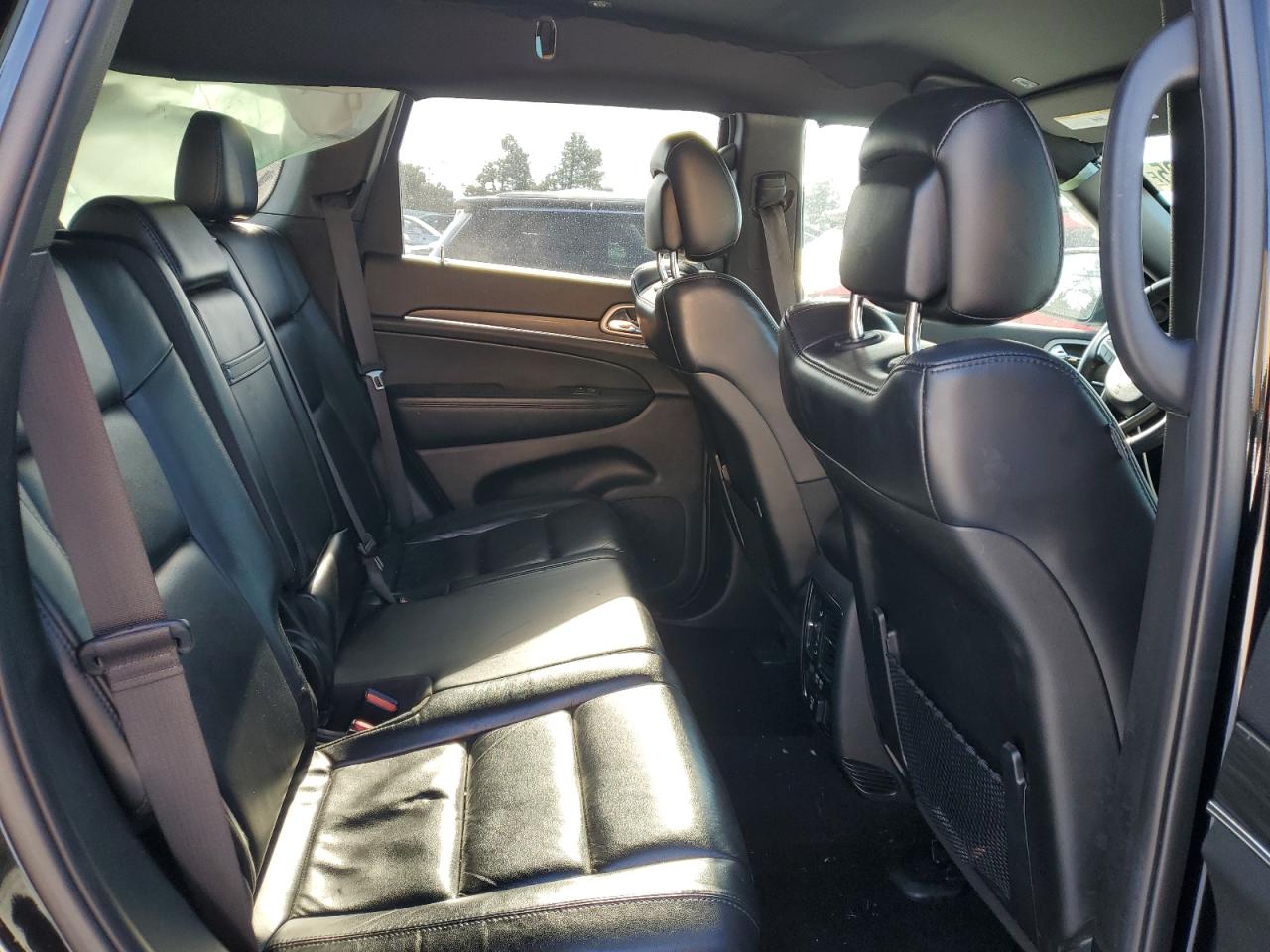 2019 Jeep Grand Cherokee - Image 11