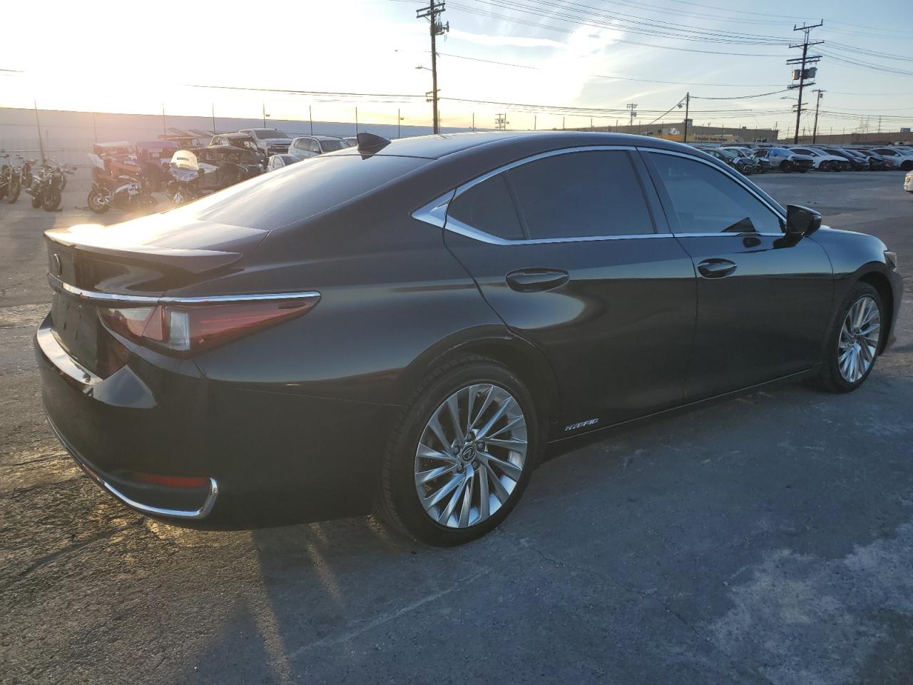 2019 Lexus ES - Image 3