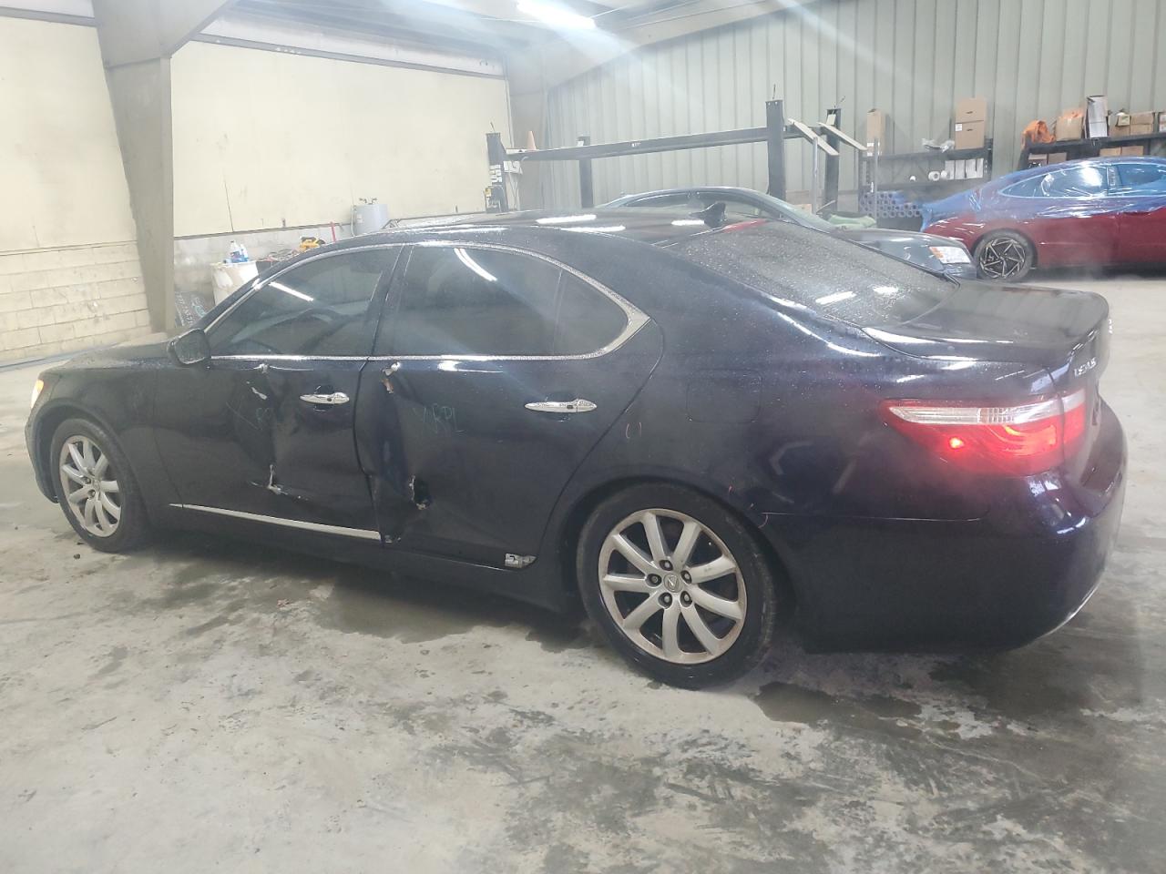 2009 Lexus LS - Image 2