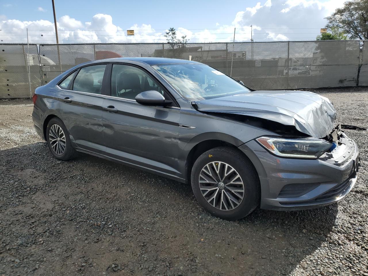 2019 Volkswagen Jetta - Image 4