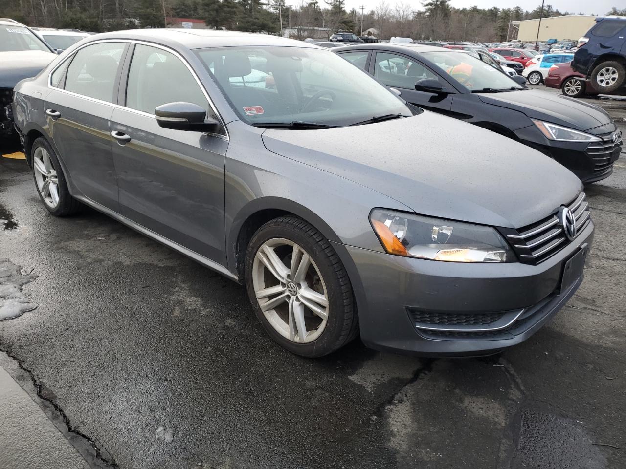 2014 Volkswagen Passat - Image 4