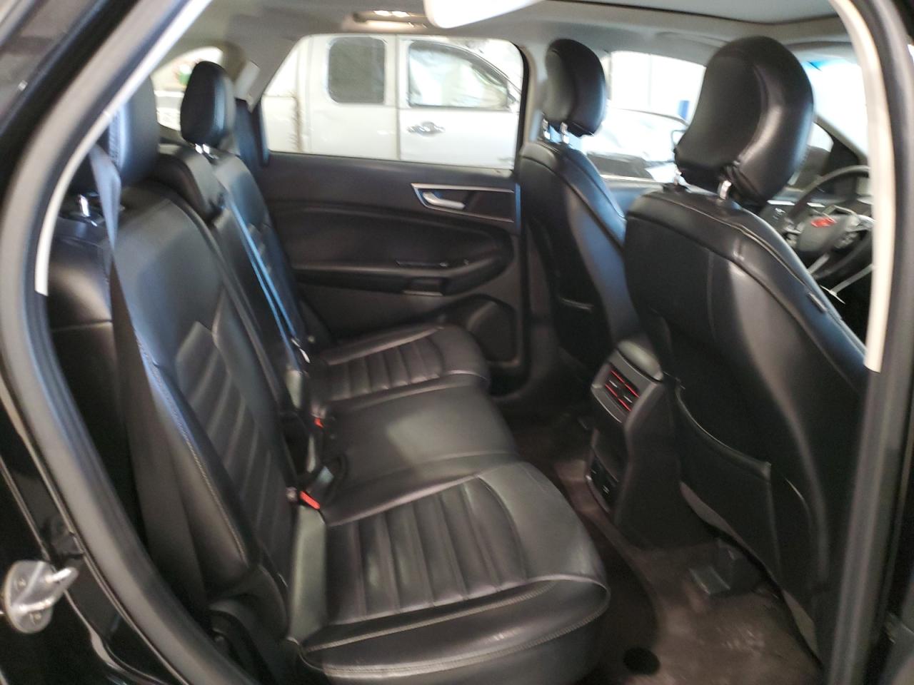 2016 Ford Edge - Image 11