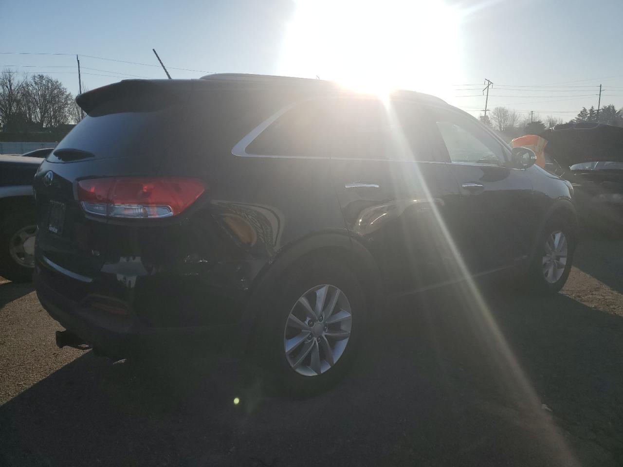 2017 Kia Sorento - Image 3