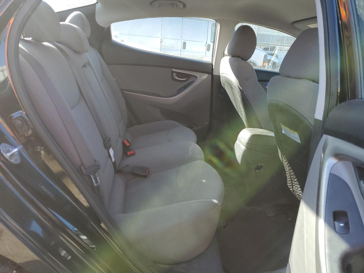 2016 Hyundai Elantra - Image 10