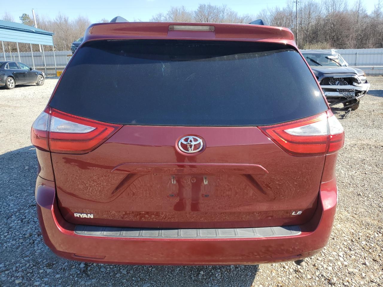 2015 Toyota Sienna - Image 6