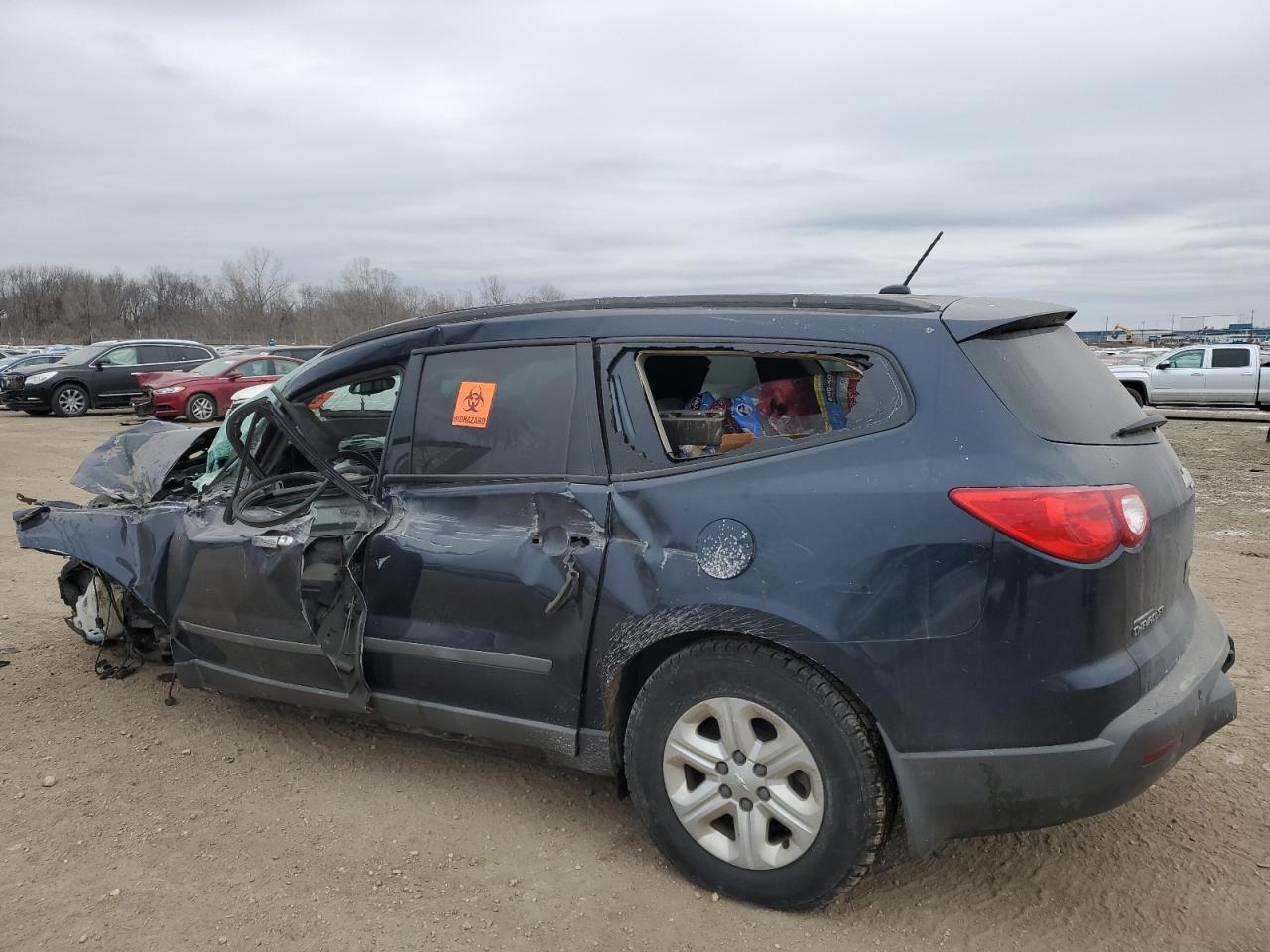 2009 Chevrolet Traverse - Image 2