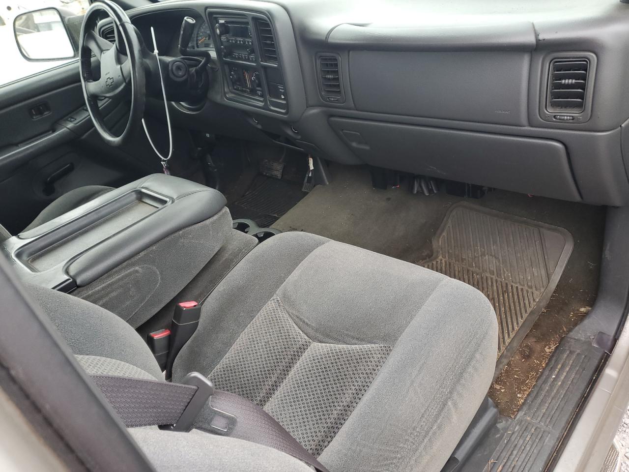 2004 Chevrolet Silverado - Image 8