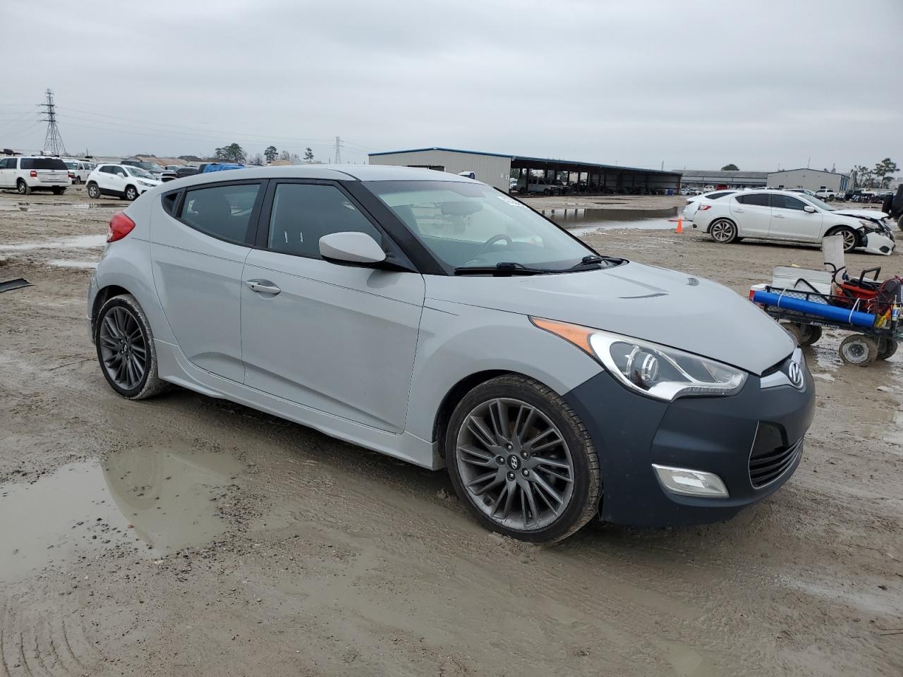 2013 Hyundai Veloster - Image 4