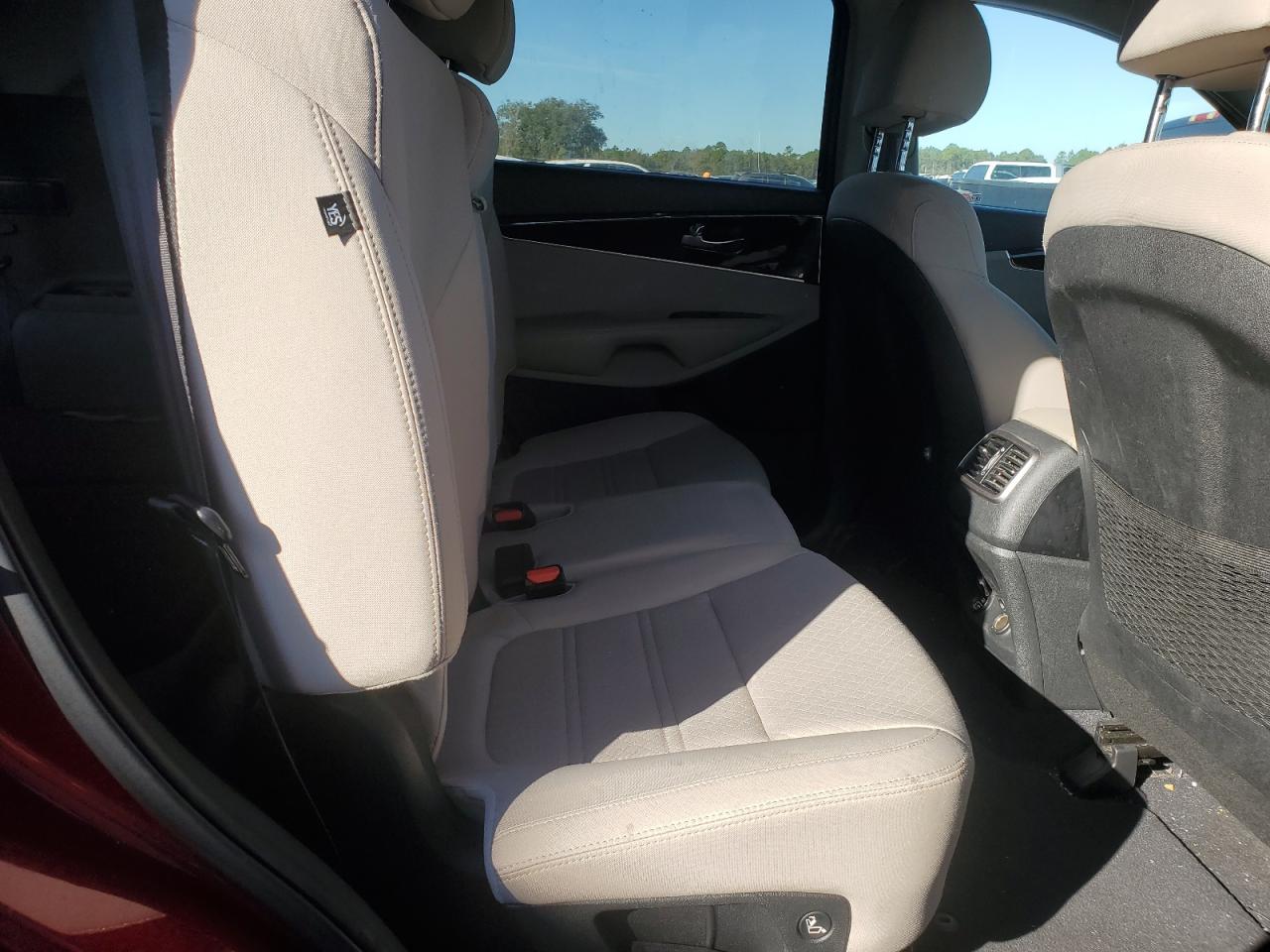 2020 Kia Sorento - Image 11