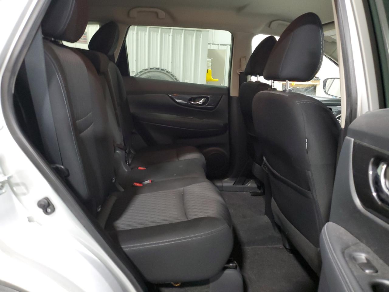 2020 Nissan Rogue - Image 11