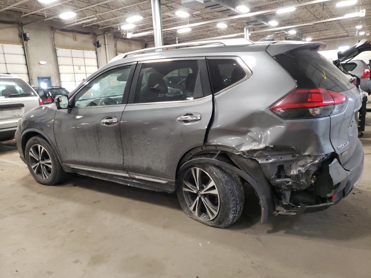 2018 Nissan Rogue - Image 2