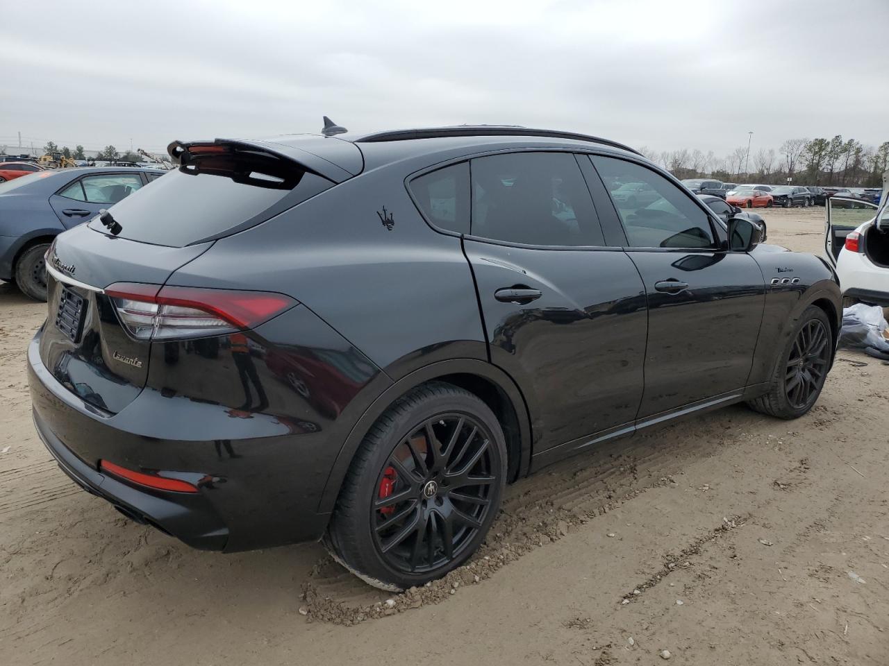 2022 Maserati Levante - Image 3