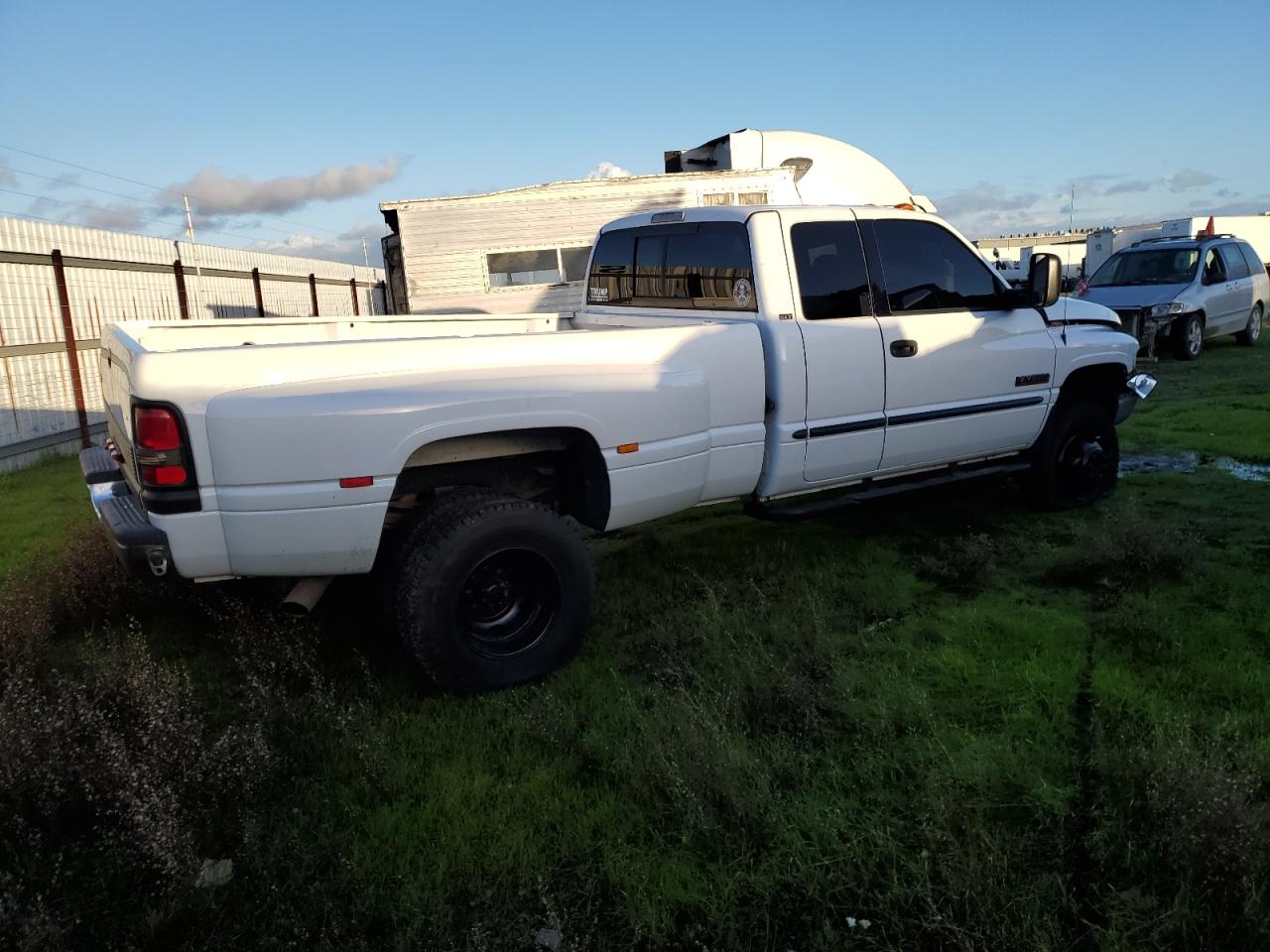 2001 Dodge RAM - Image 3