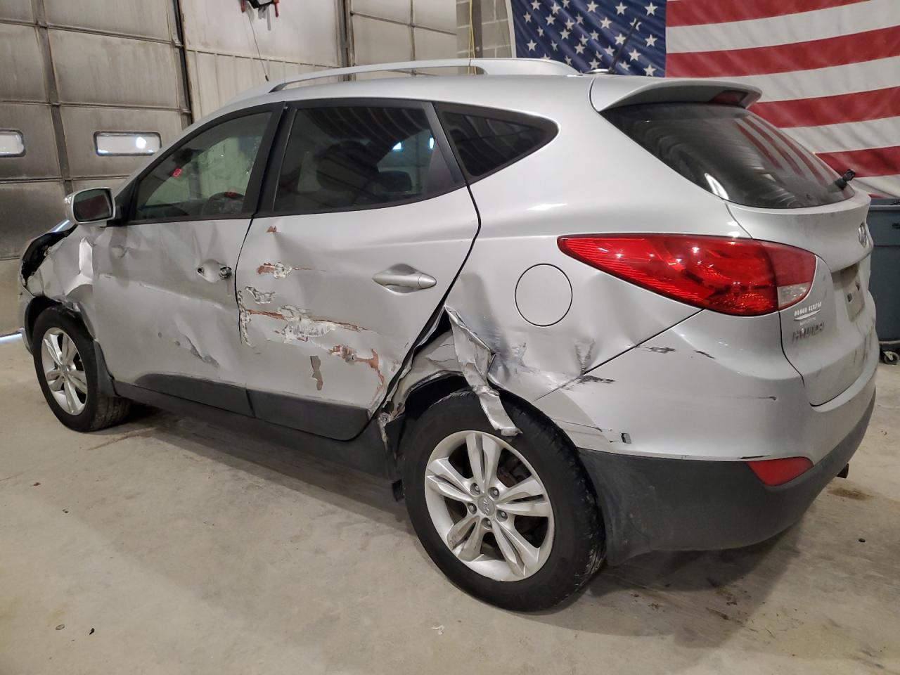 2012 Hyundai Tucson - Image 2