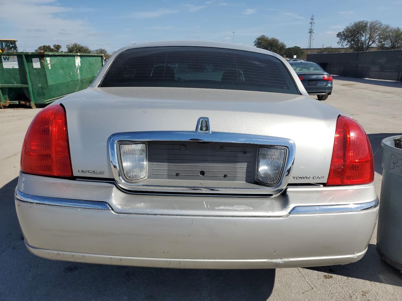 2007 Lincoln Town Car - Image 6
