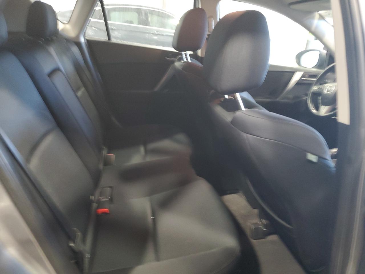 2011 Mazda 3 - Image 11