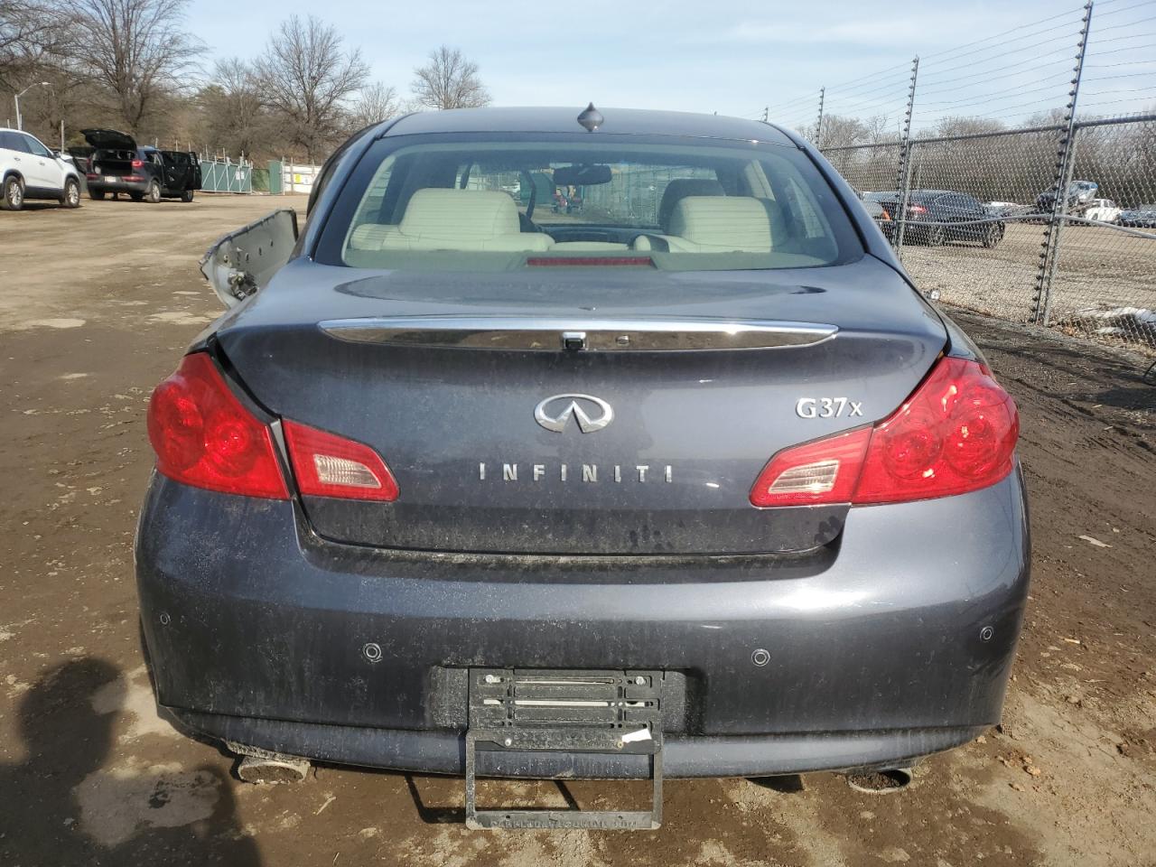 2011 Infiniti G - Image 6