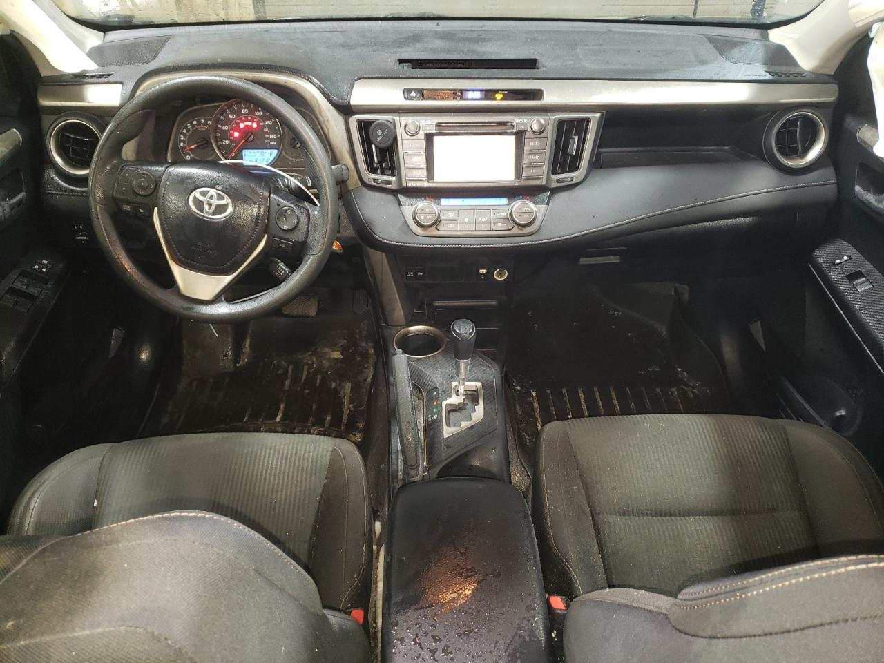 2015 Toyota RAV 4 - Image 8